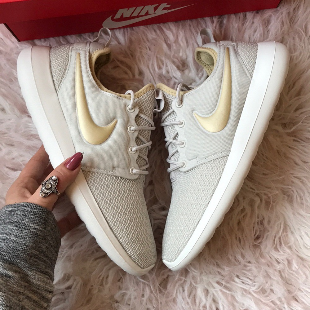 NWT Nike Roshe Two - Picture 3 of 8